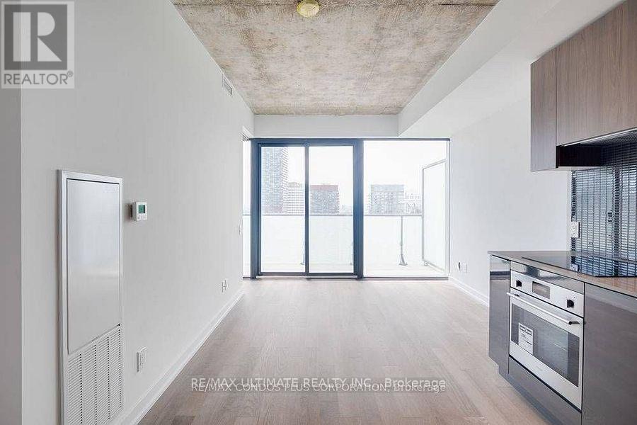 161 Roehampton Avenue — photo 13
