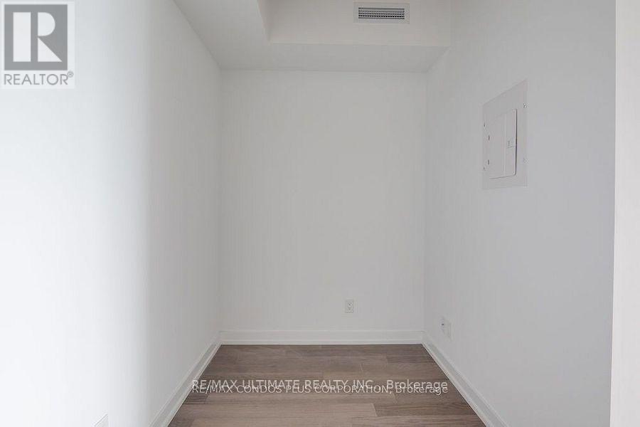 161 Roehampton Avenue — photo 7
