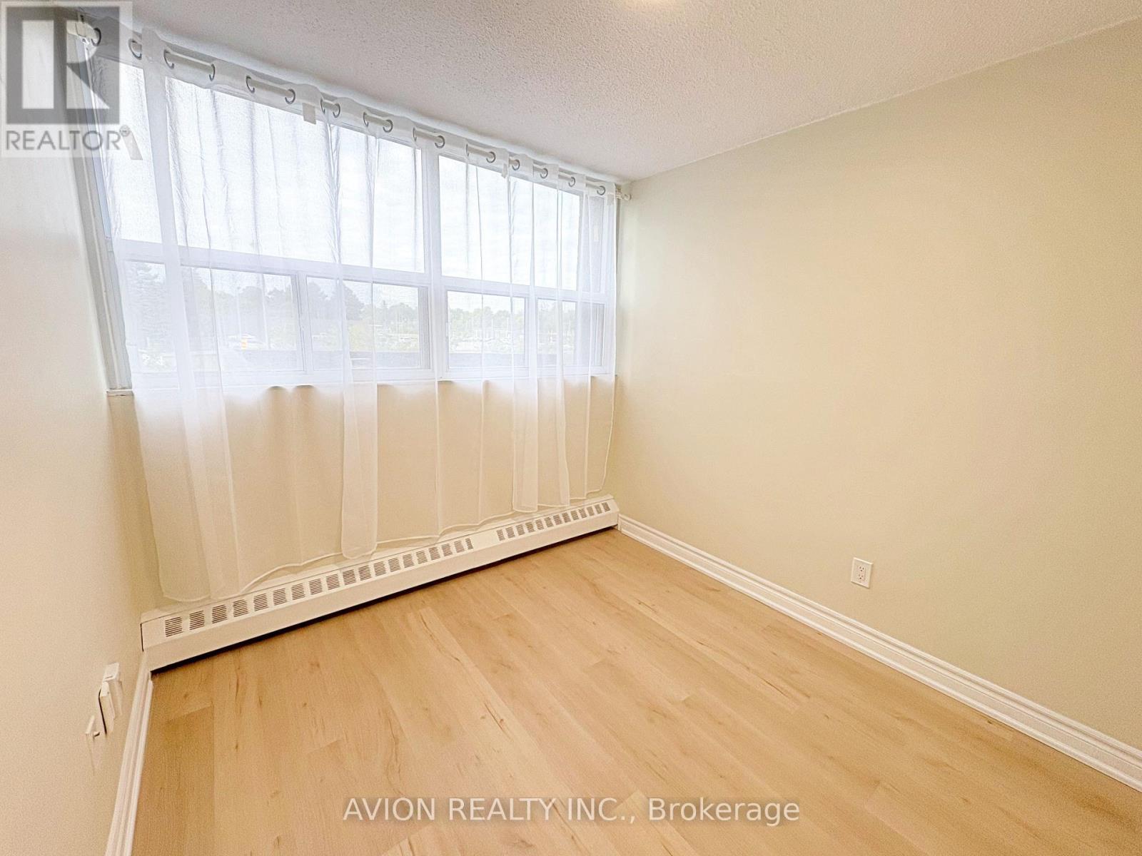 4091 Sheppard Avenue — photo 23