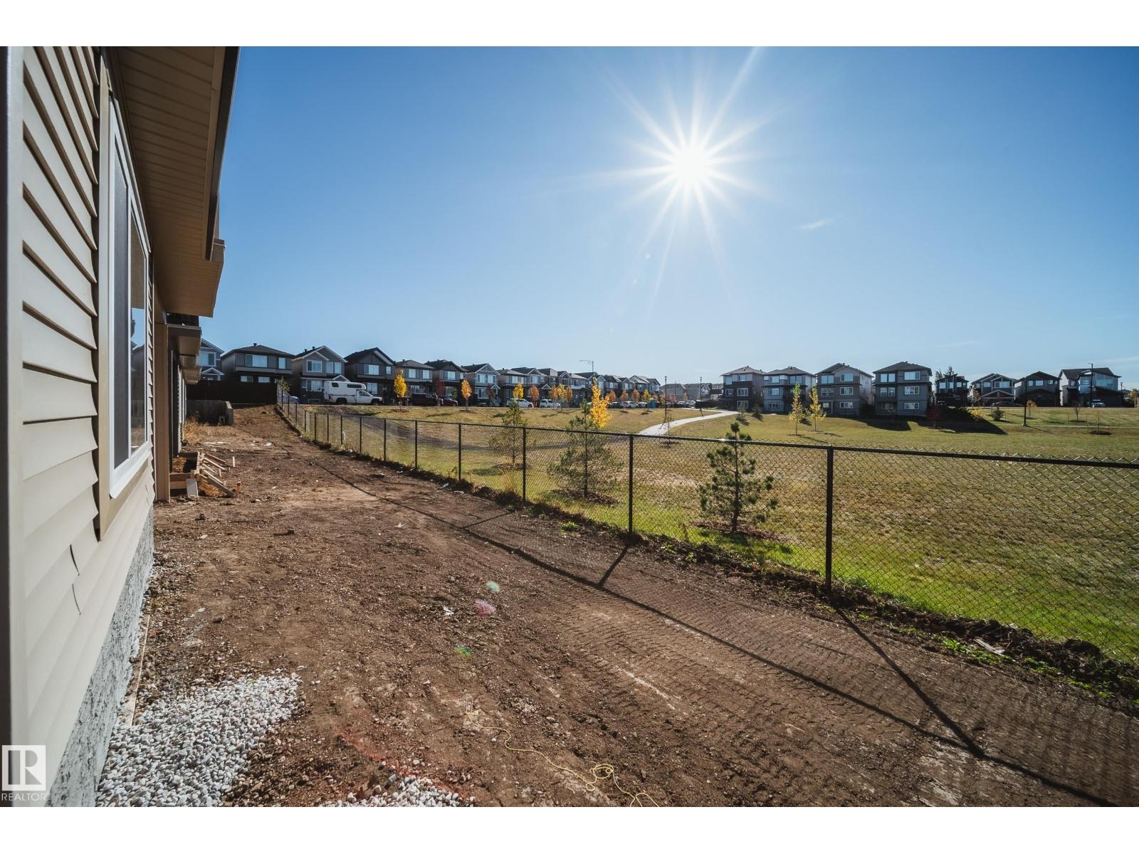 8523 183 AV NW - 38