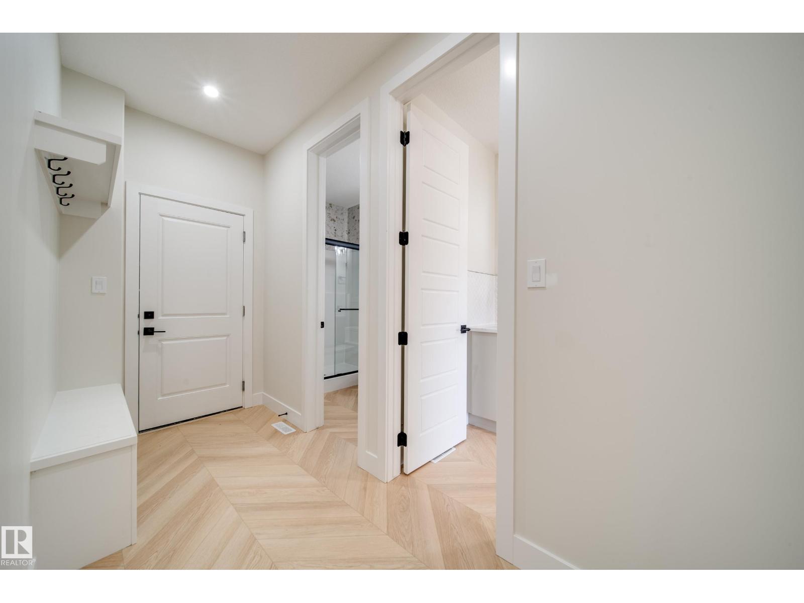 8523 183 AV NW - 6