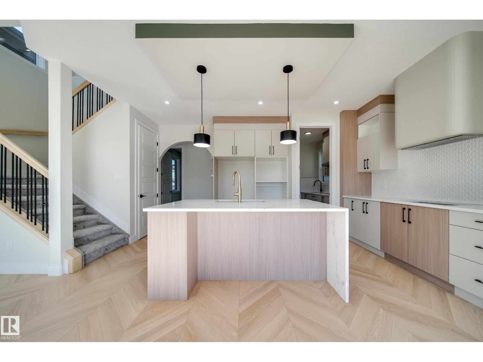 8523 183 AV NW - 12