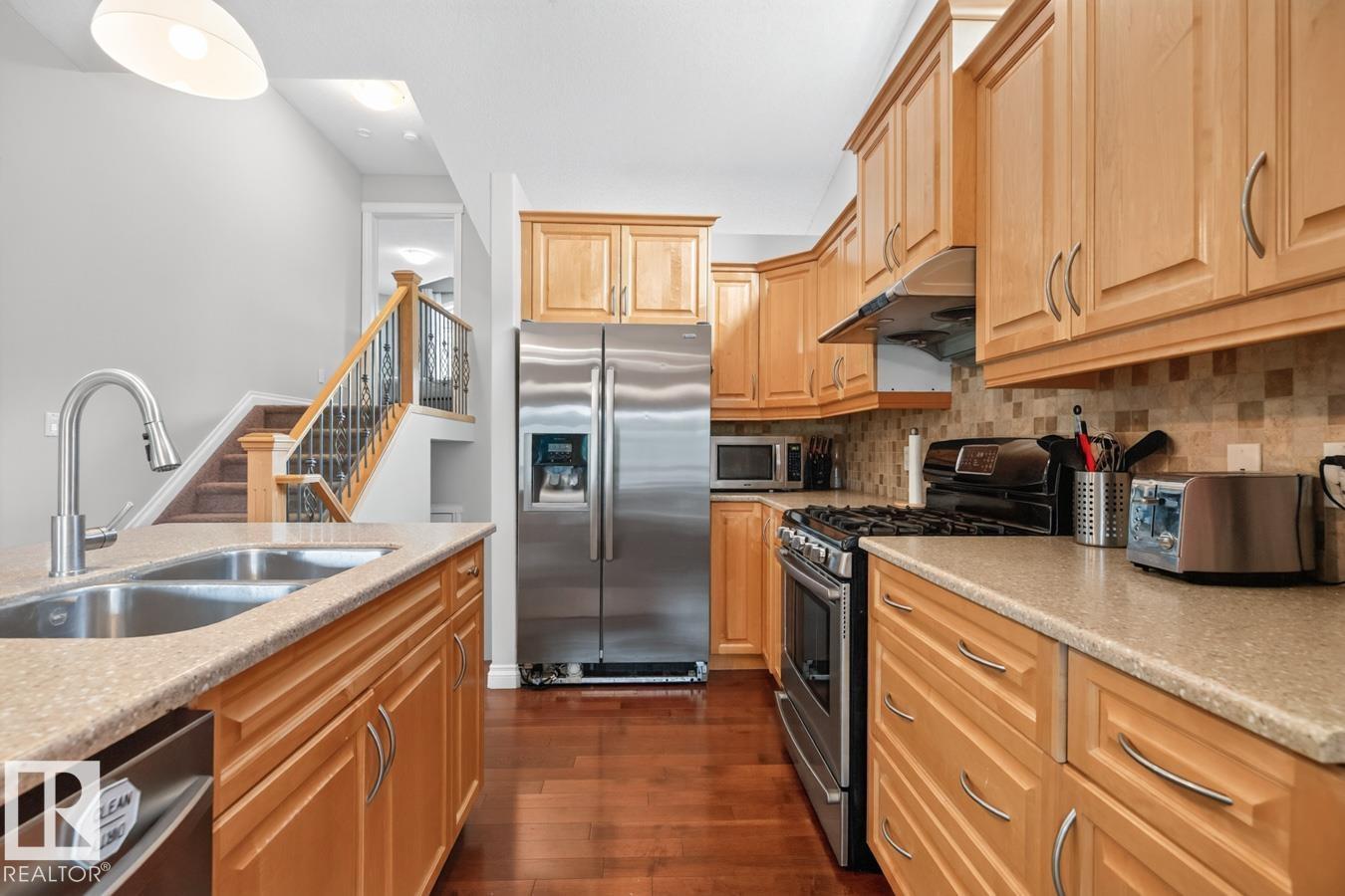 138 WELLINGTON PL - 9