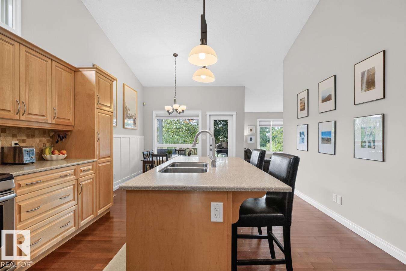138 WELLINGTON PL - 4