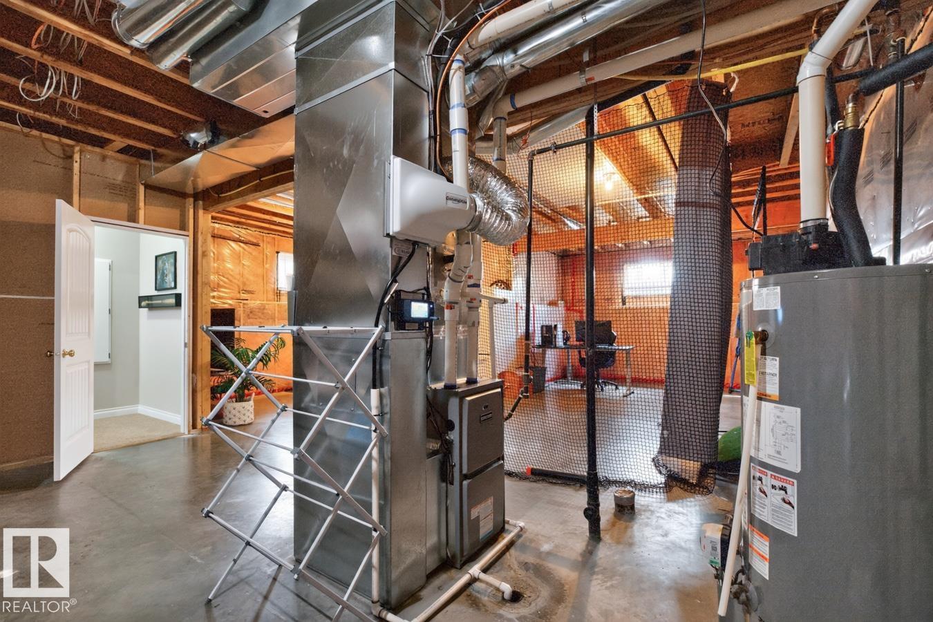 138 WELLINGTON PL - 33