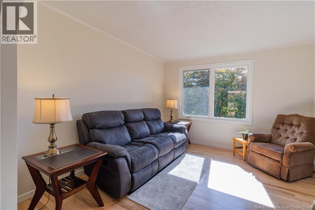 10 Birch Lane - 25