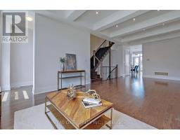 107 Carrville Woods Circle, Vaughan, ON L6A4Z6 Photo 13