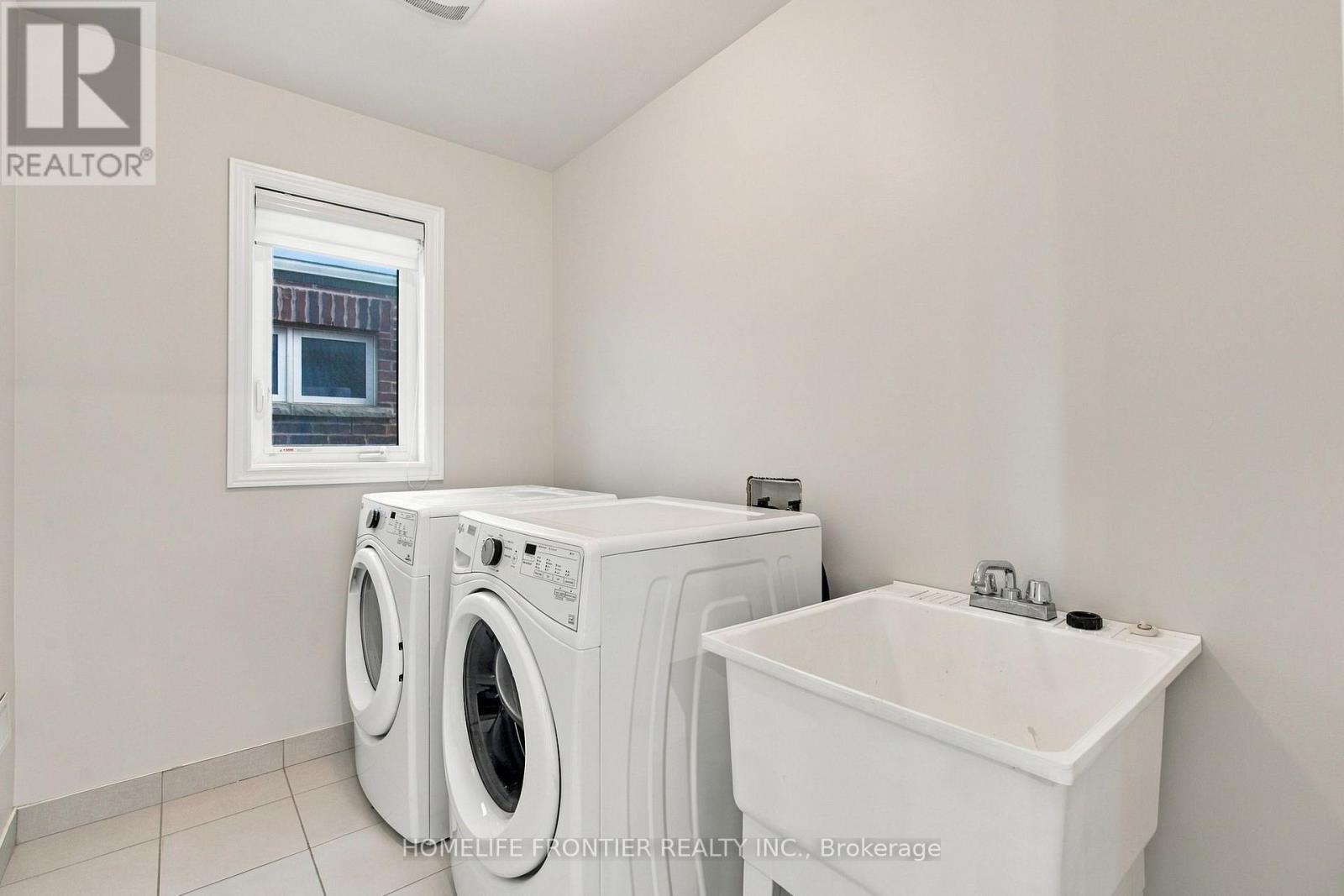1526 FARROW CRESCENT - 28