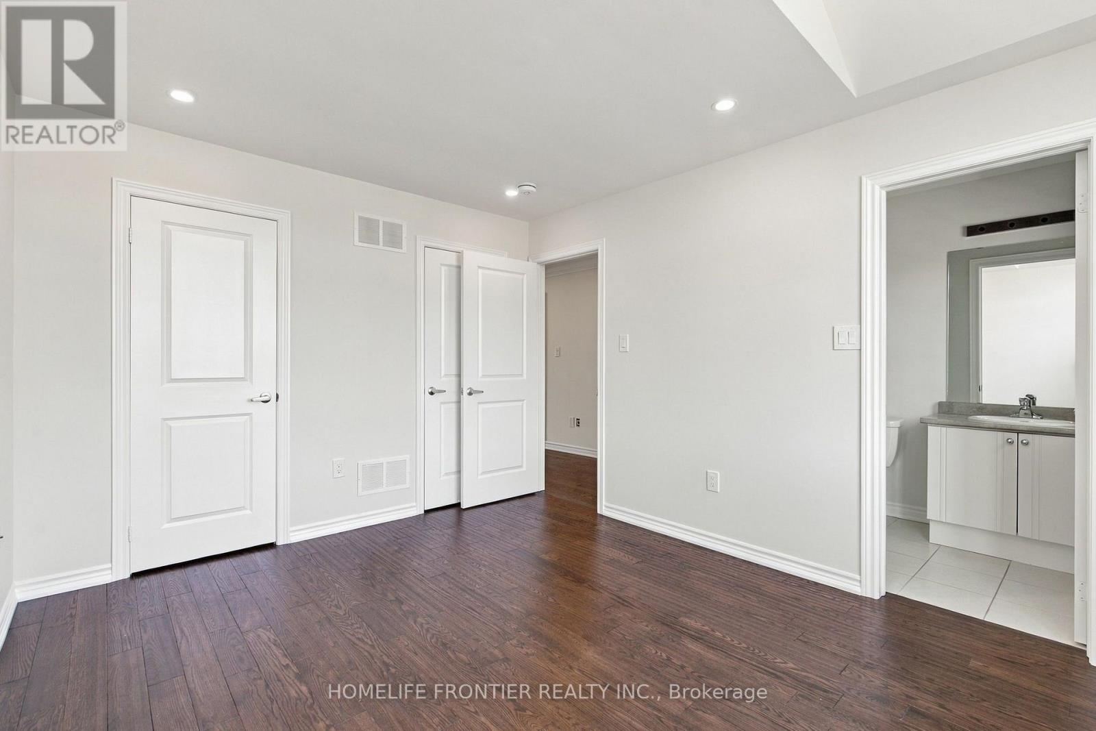 1526 FARROW CRESCENT - 36