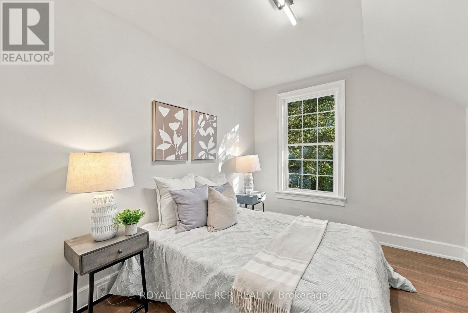 35 Metcalfe Street, Aurora, ON photo 23