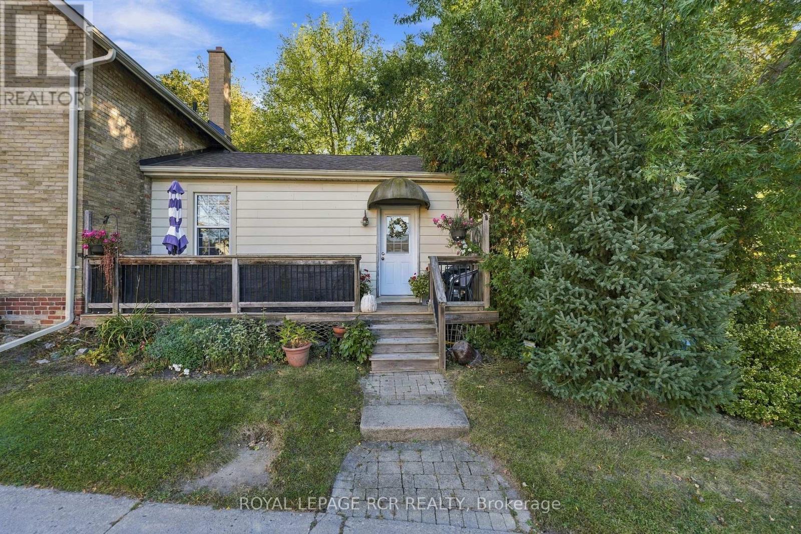 35 Metcalfe Street, Aurora, ON photo 32