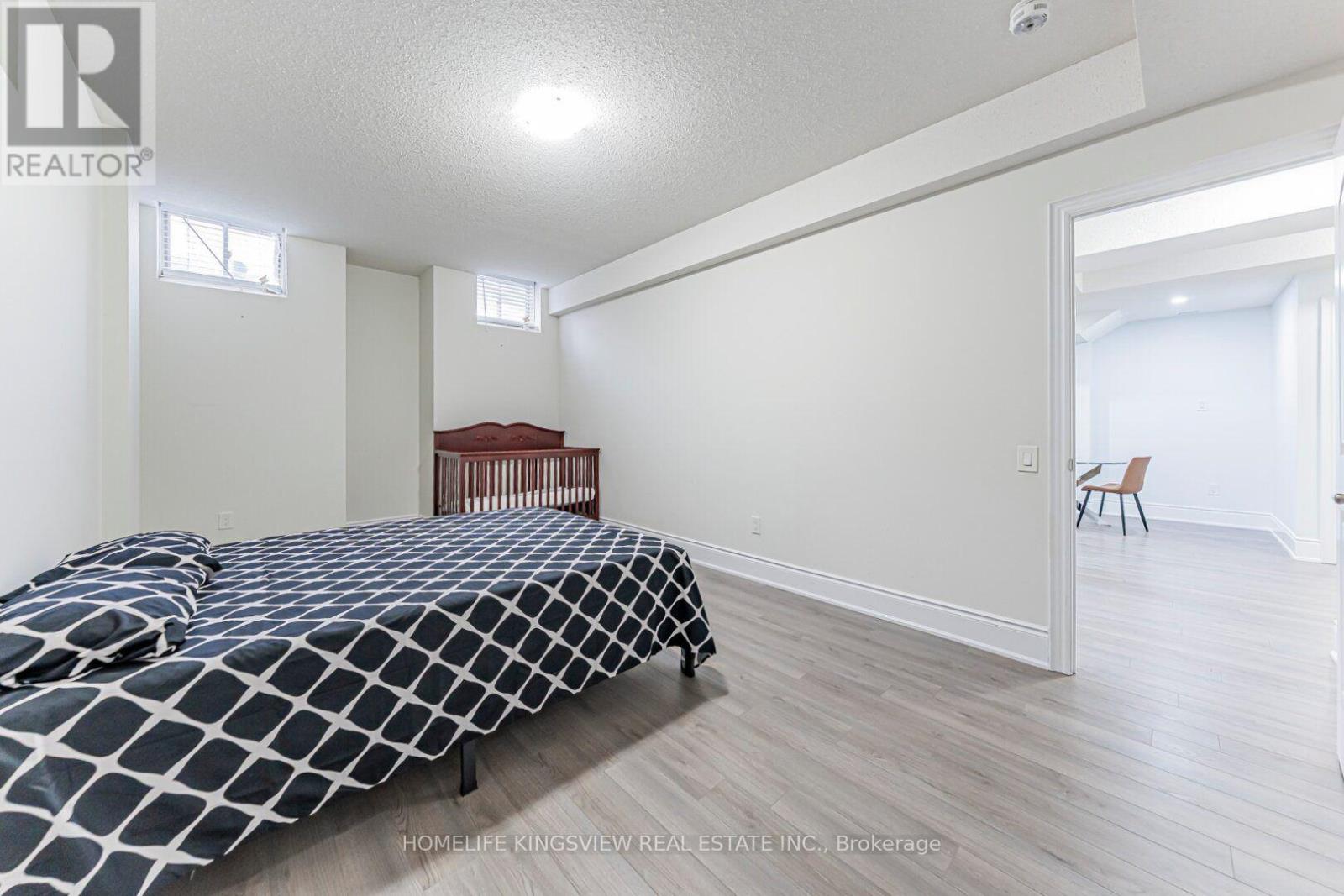 61 ROSS VENNARE CRESCENT - 45