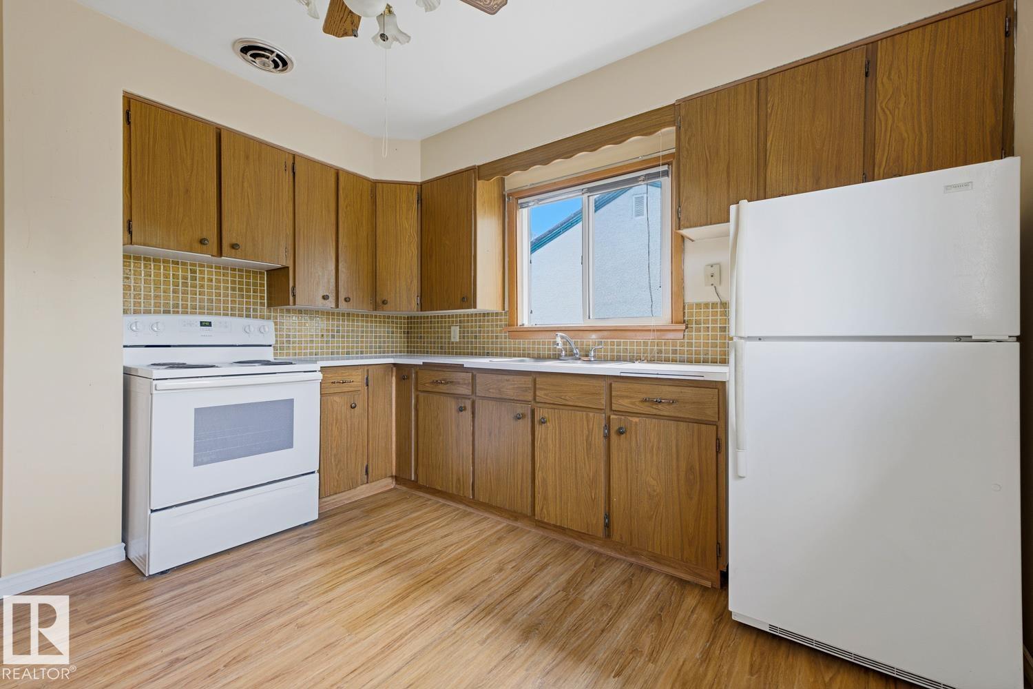 4218 111 AV NW - 10