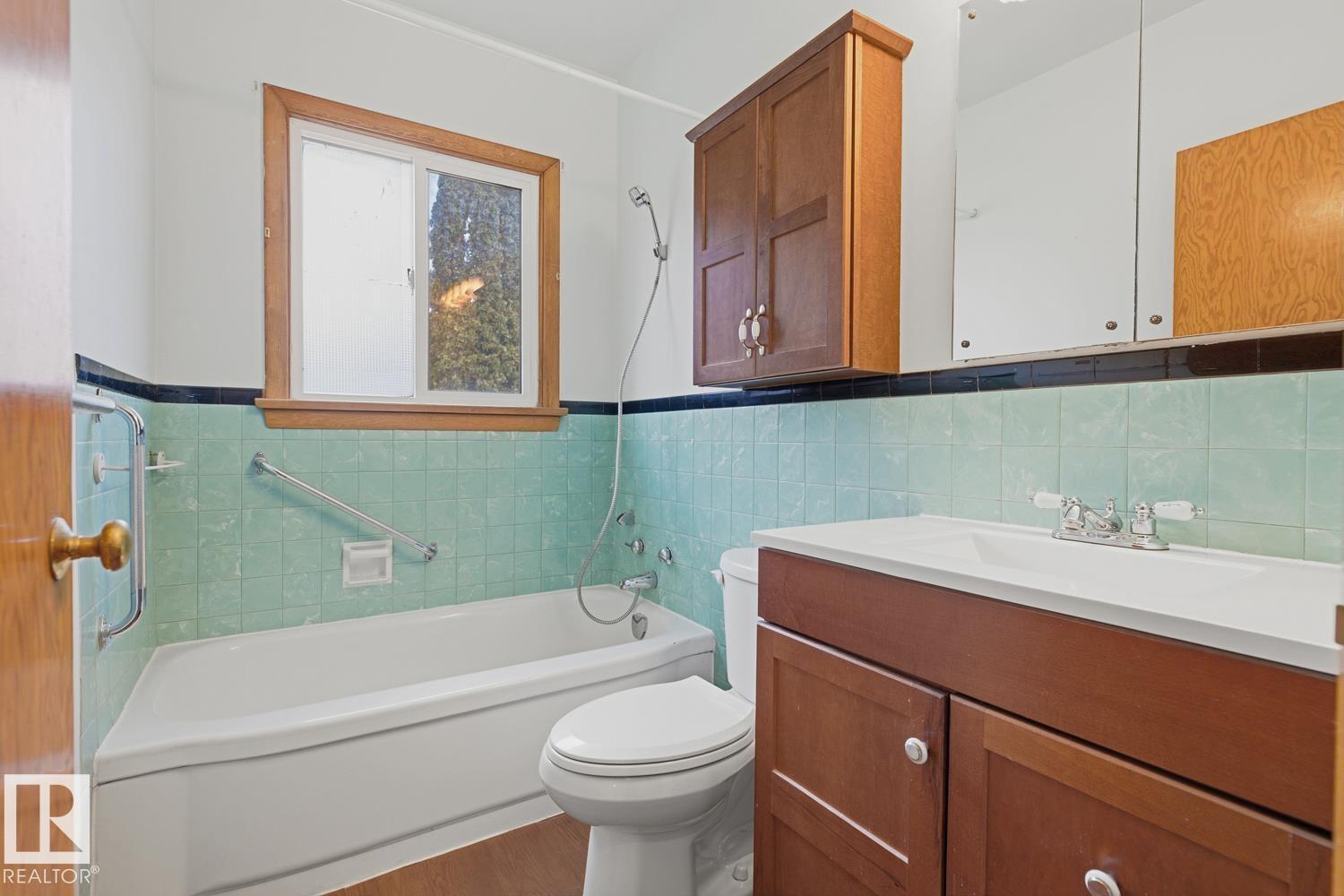 4218 111 AV NW - 13