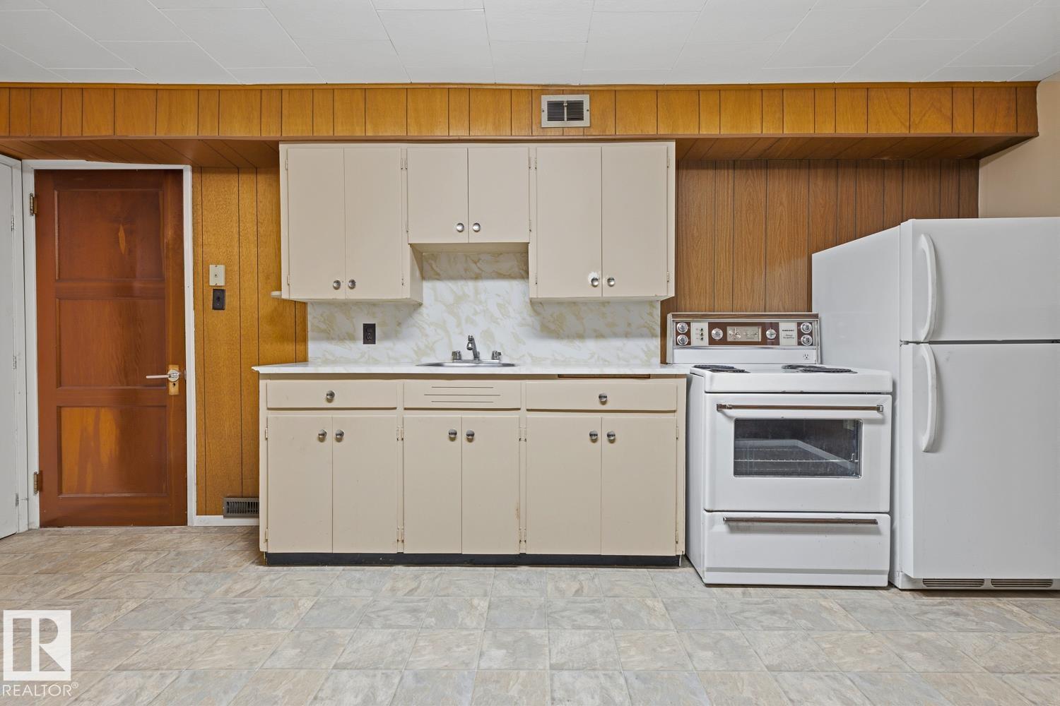 4218 111 Avenue NW, Beverly Heights — photo 24 of 30: Property photo