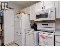 Entrance - 203 3260 Quadra St, Saanich, BC V8X1G2 Photo 9