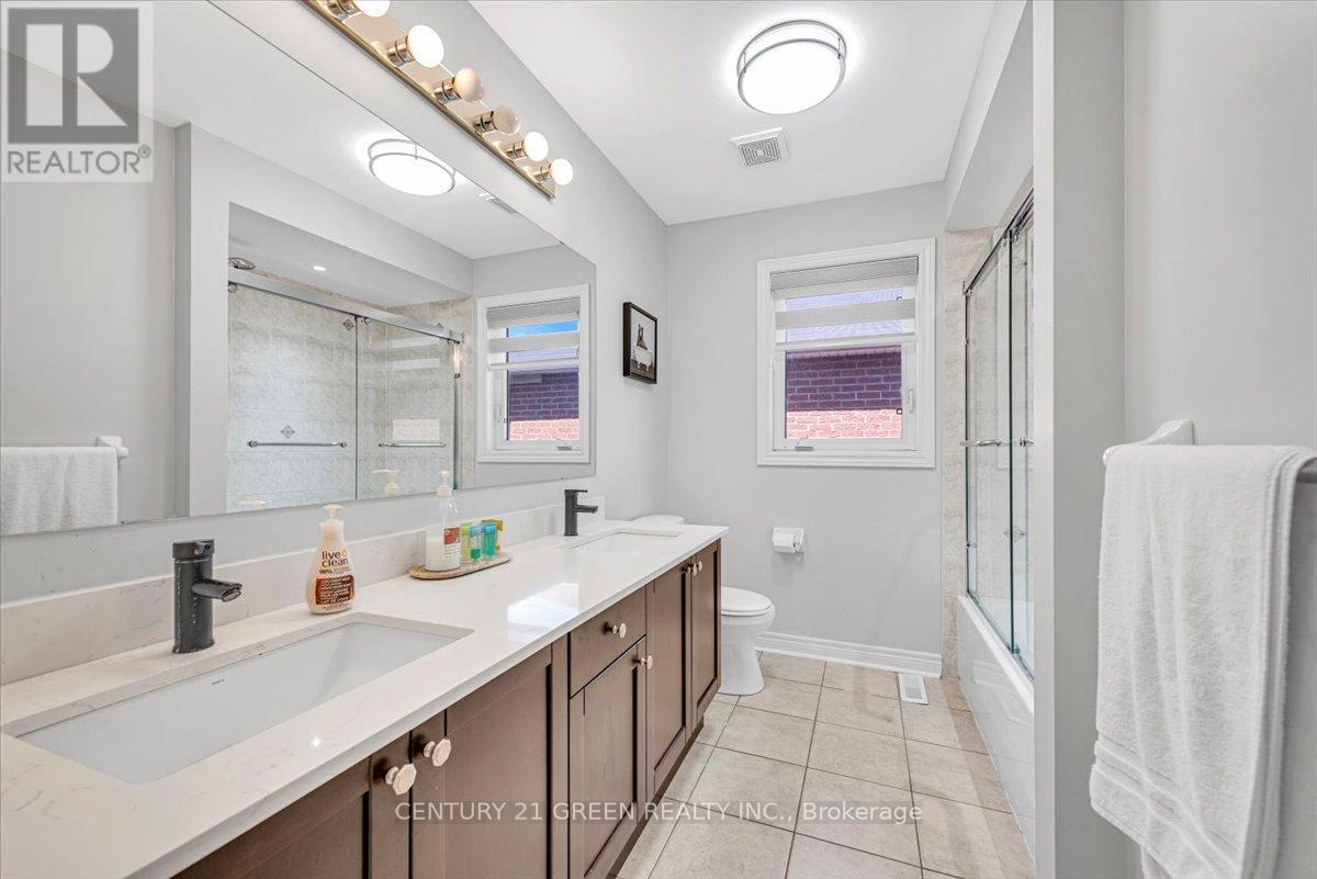 7 Accent Circle, Brampton, ON photo 19