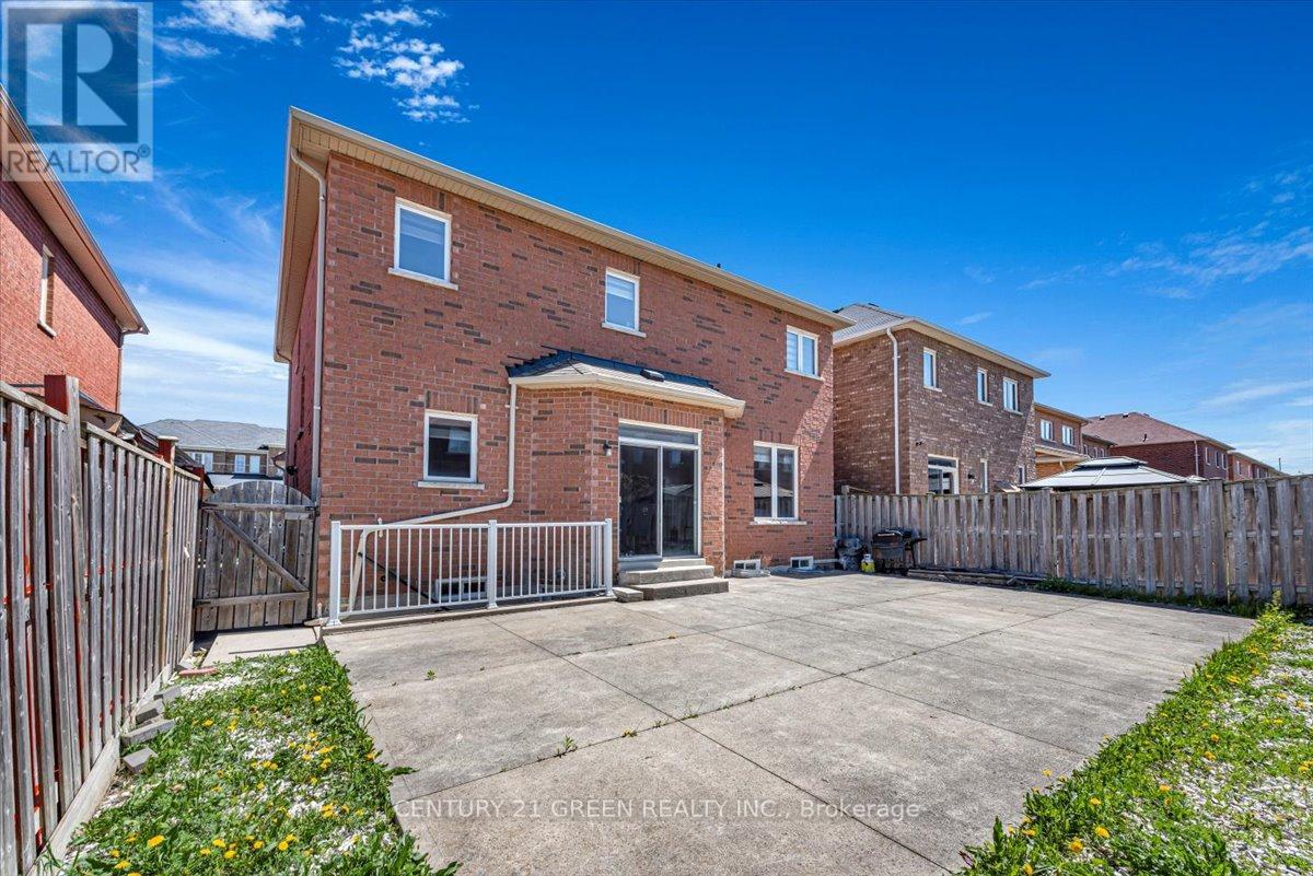 7 Accent Circle, Brampton, ON photo 40