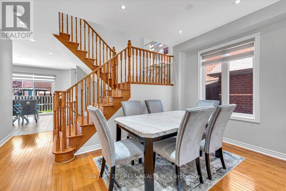 7 Accent Circle, Brampton, ON photo 6