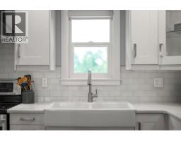 554 Cormorant St, Comox, BC V9M1Z9 Photo 59