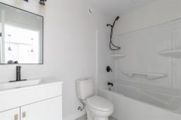 Foyer - 345 Lavack Street, Ste Anne, MB R5H0C5 Photo 6