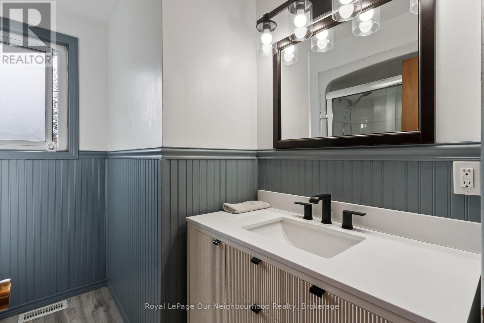 546 BURWASH STREET - 13
