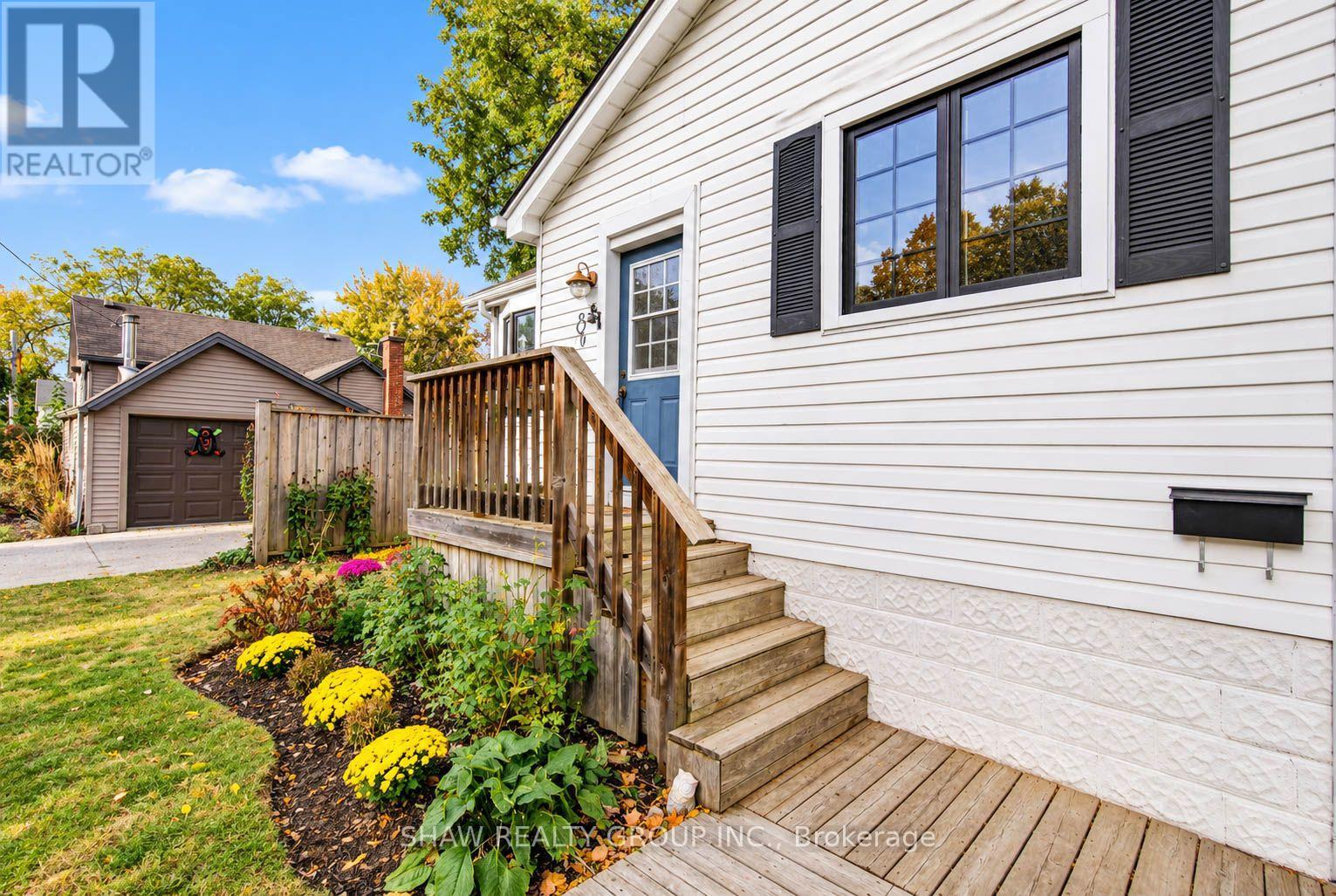 8 Peel Street, Hamilton, ON photo 4