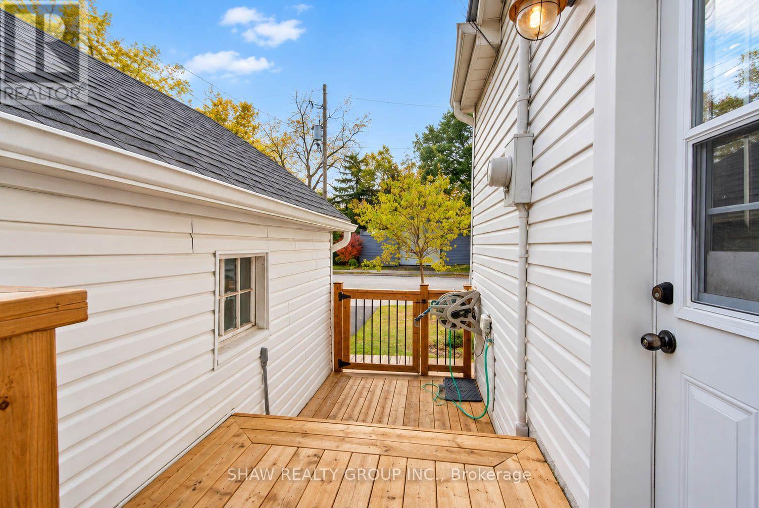 8 Peel Street, Hamilton, ON photo 47