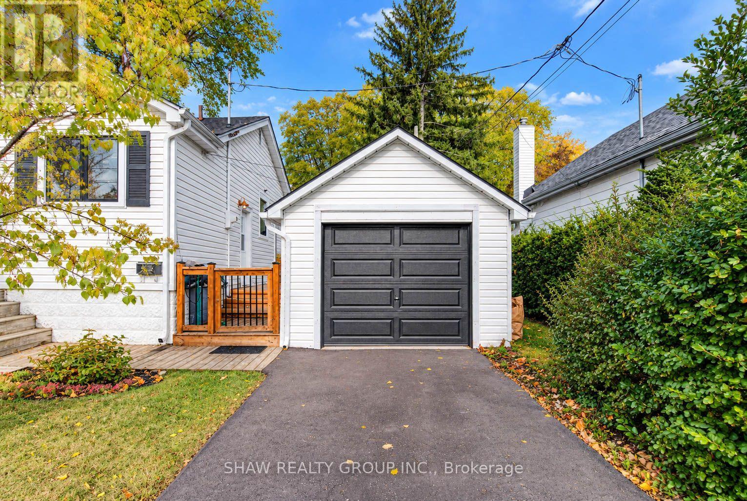 8 Peel Street, Hamilton, ON photo 6