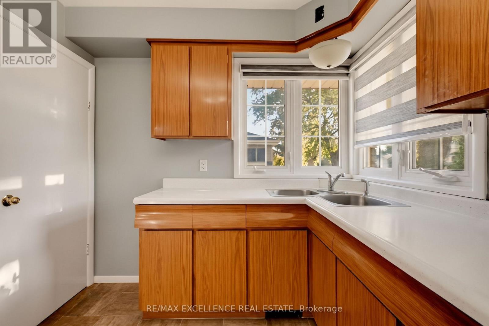 3040 Woodlawn Avenue, Windsor, ON photo 13