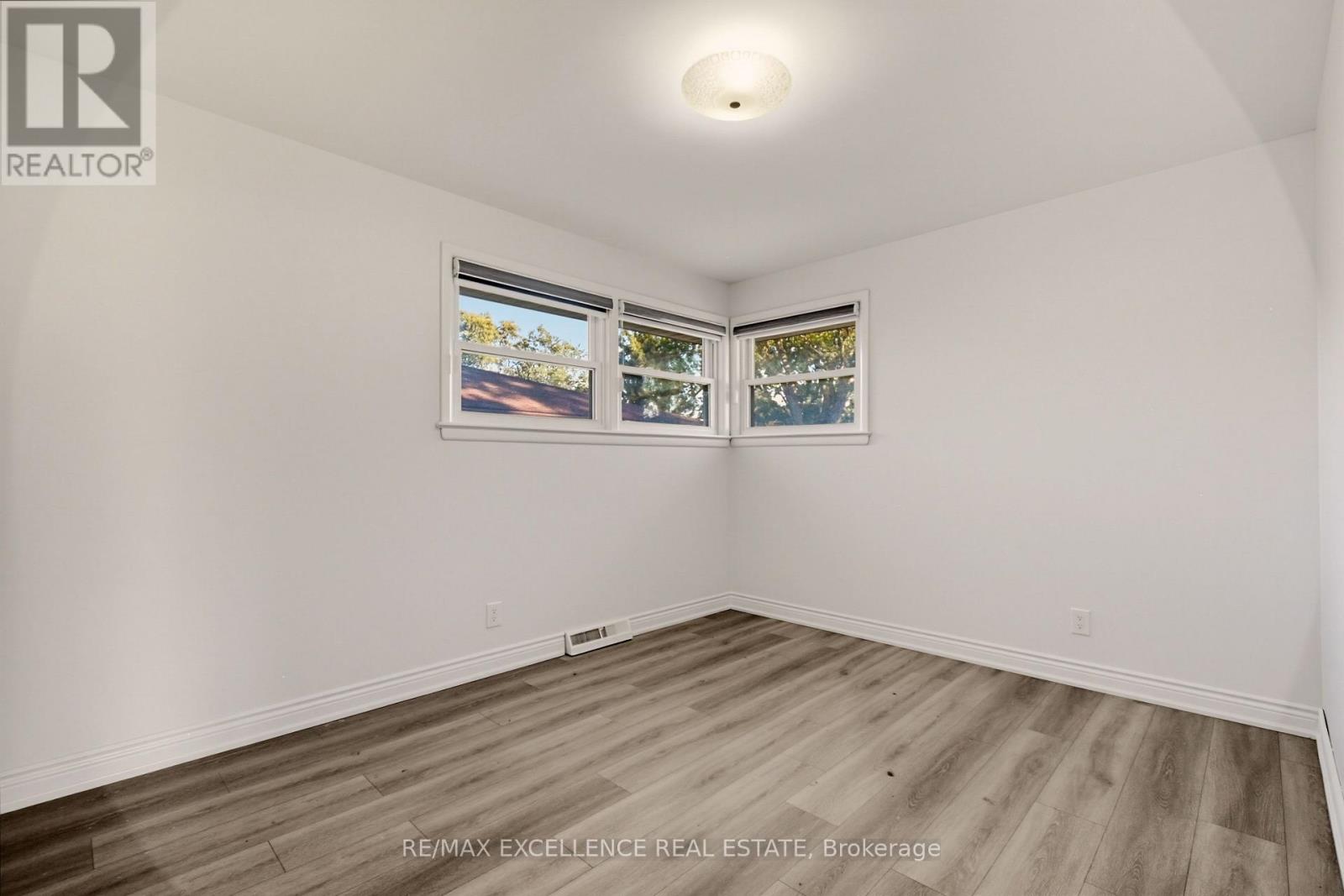 3040 WOODLAWN AVENUE - 18