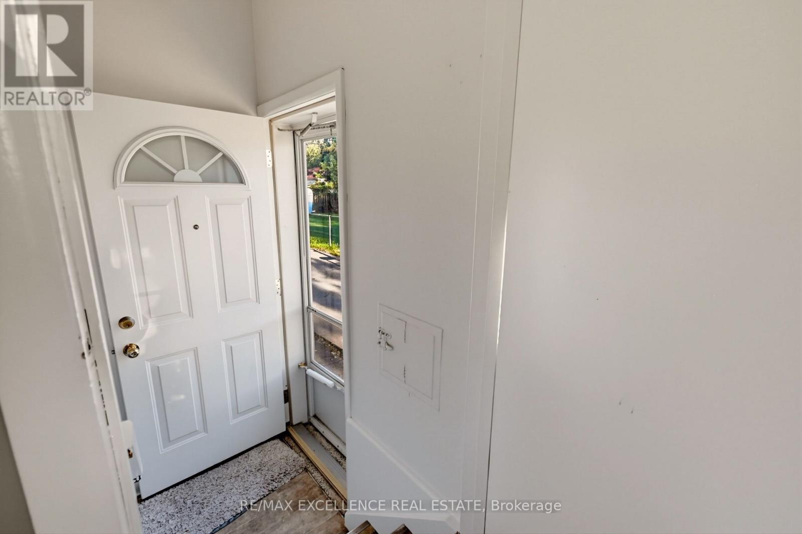 3040 WOODLAWN AVENUE - 24