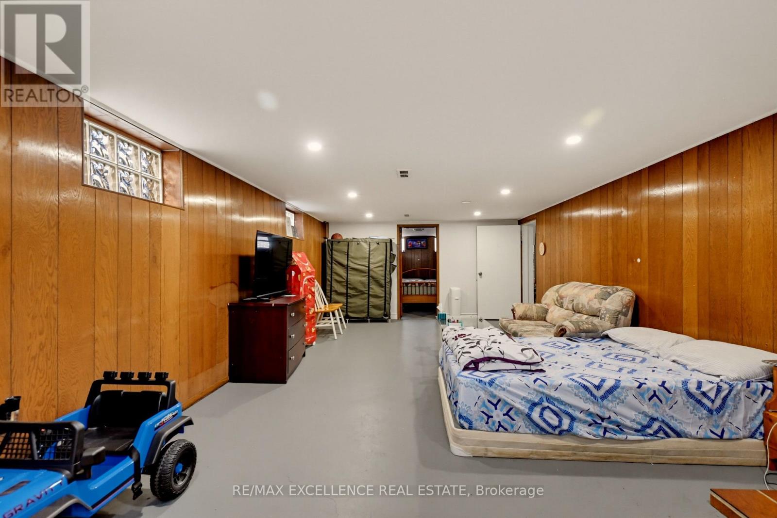 3040 WOODLAWN AVENUE - 32
