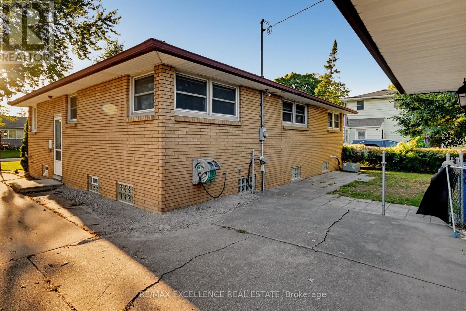 3040 WOODLAWN AVENUE - 40