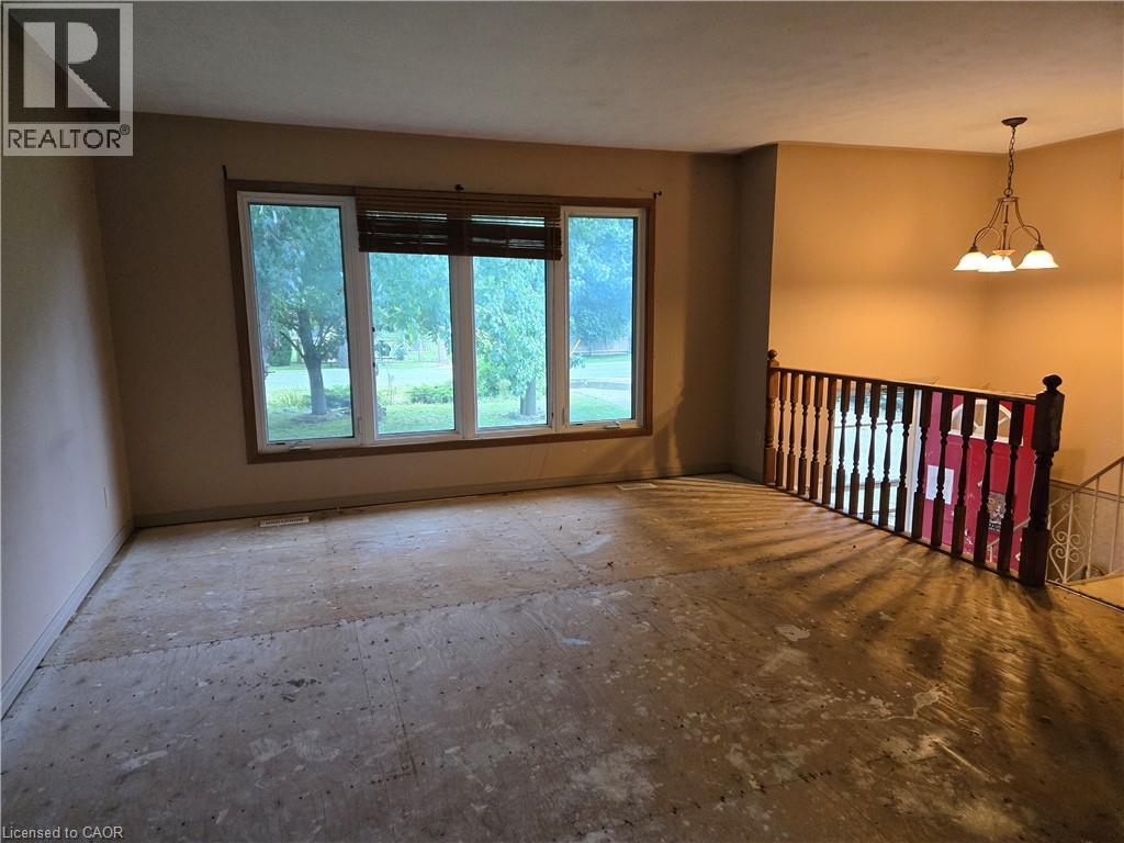 8 Lyndhurst Avenue — photo 12