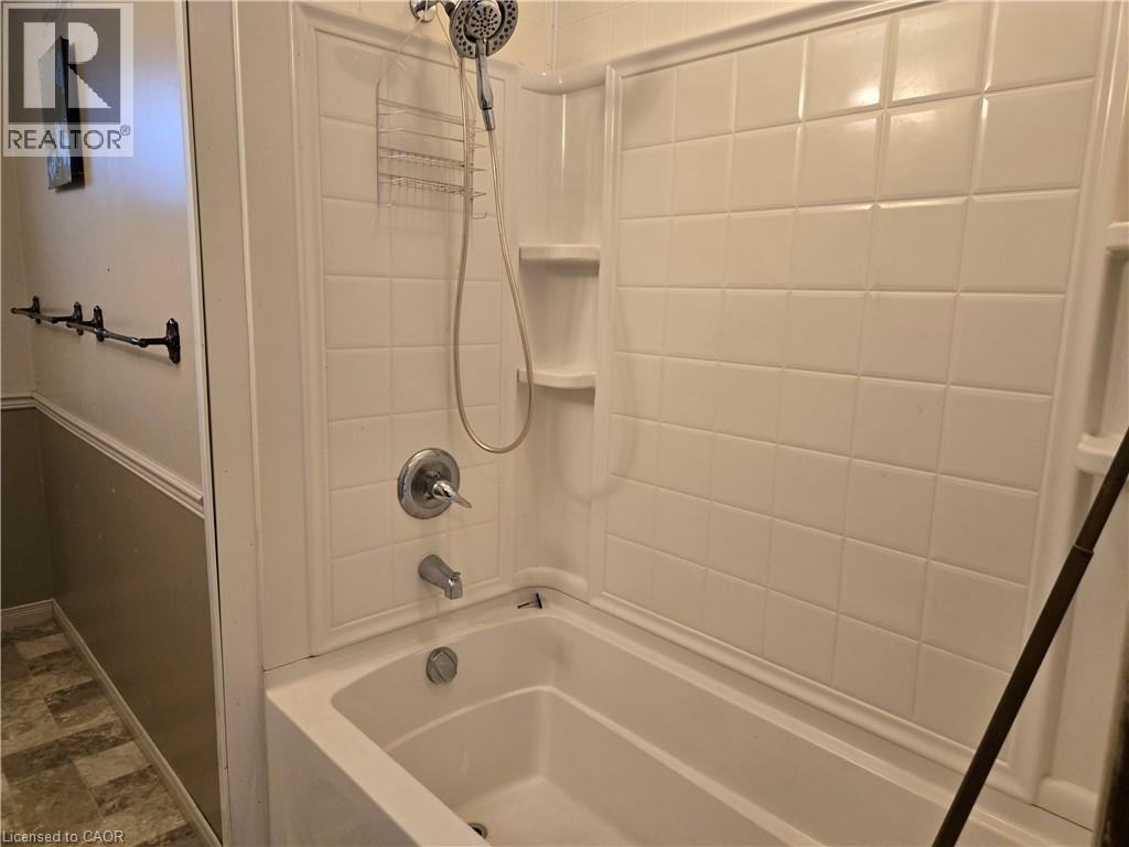 8 Lyndhurst Avenue — photo 18