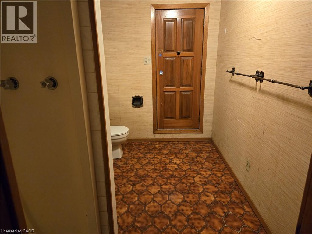 8 Lyndhurst Avenue — photo 24