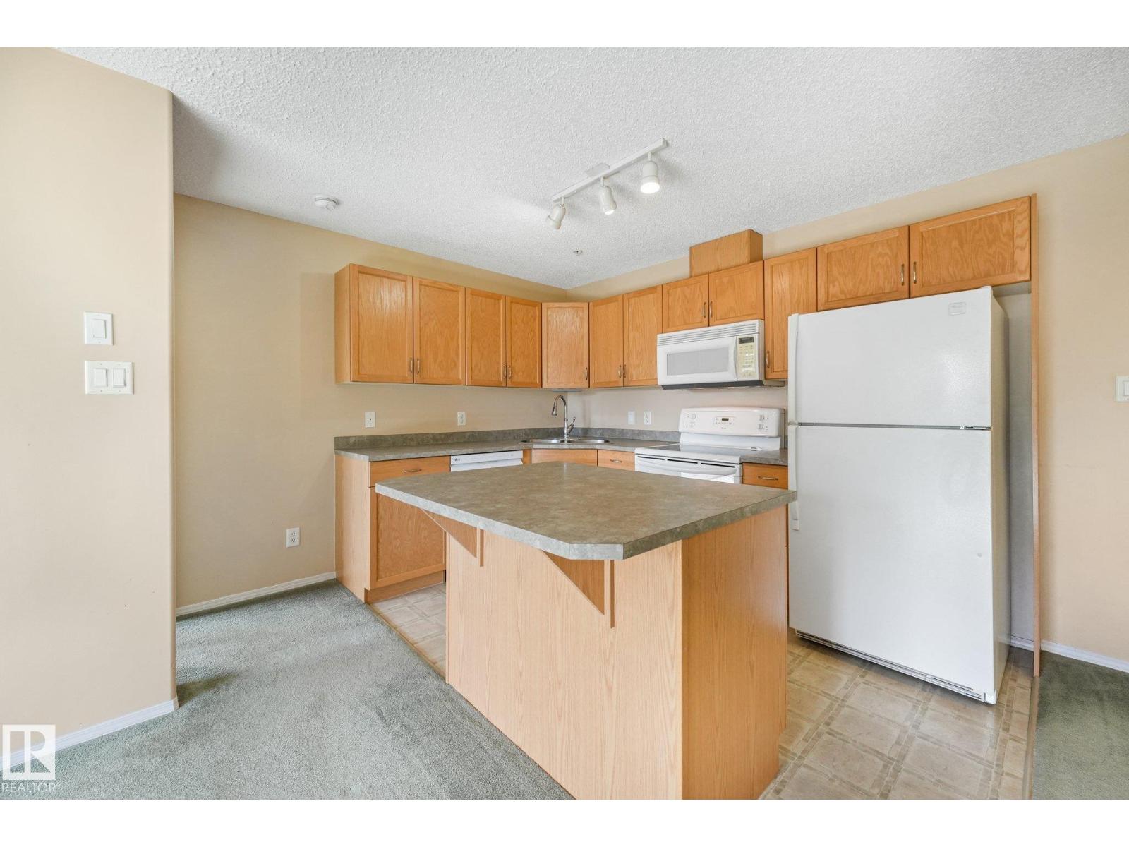 #204 16303 95 ST NW - 7