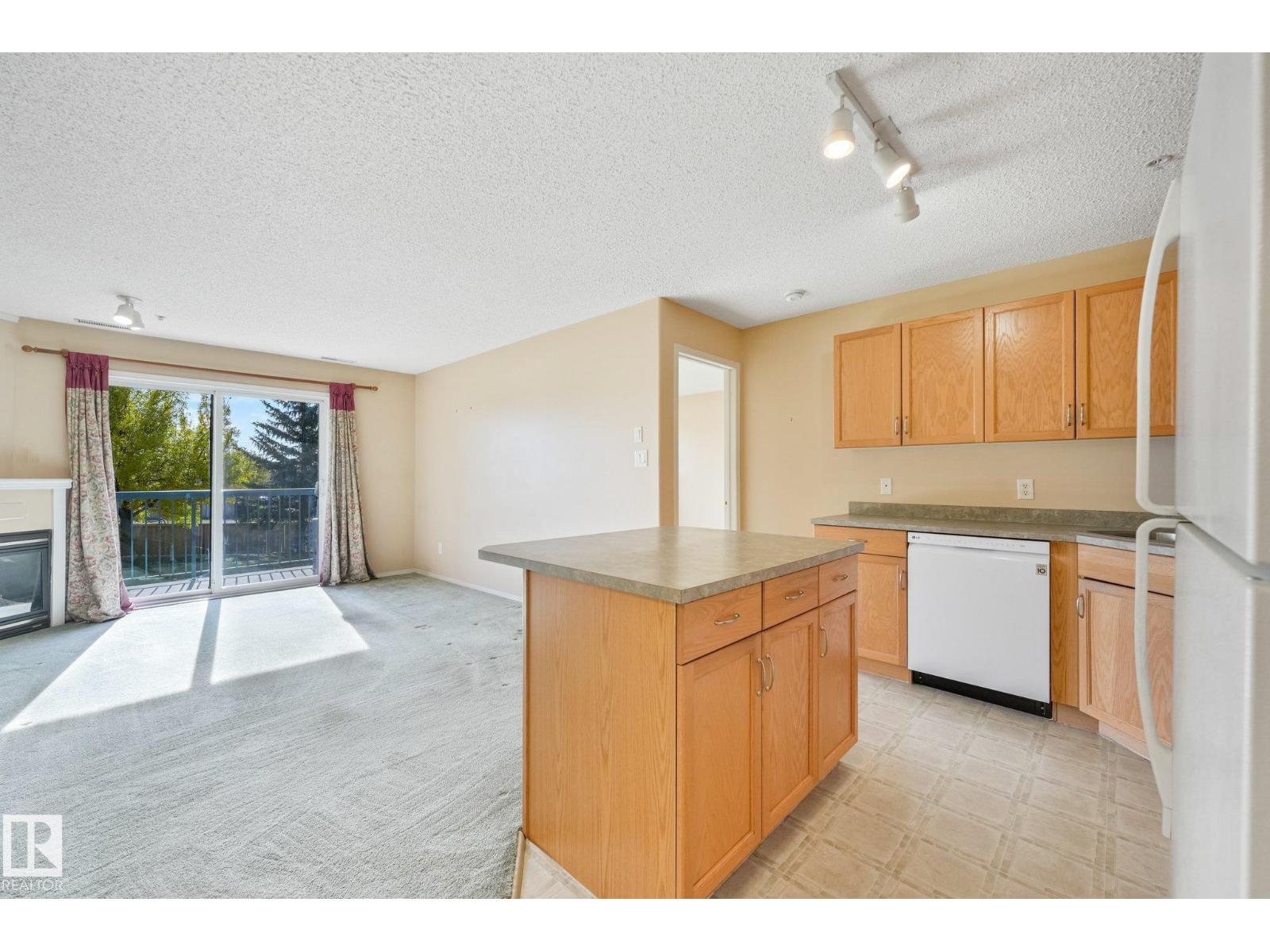 #204 16303 95 ST NW - 10
