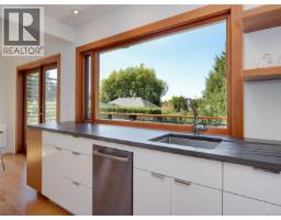 1814 Belmont Ave, Victoria, BC V8R3Z2 Photo 19