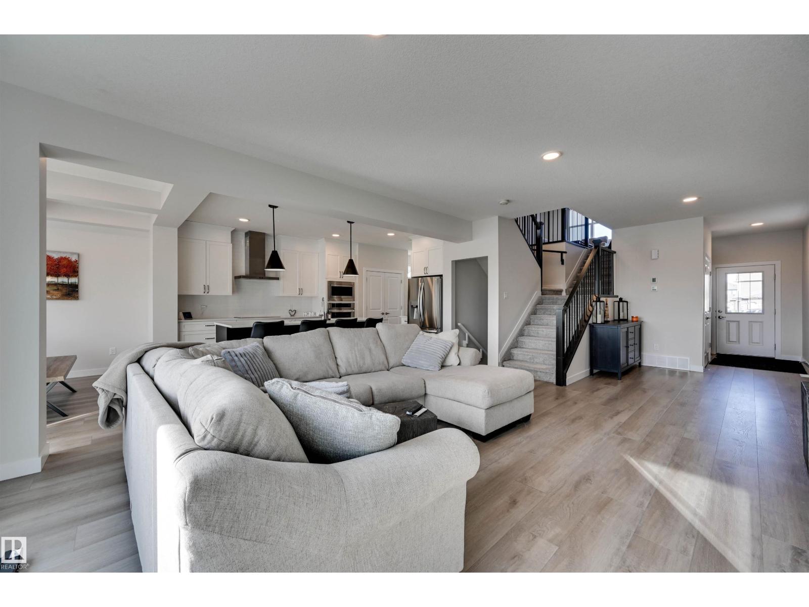 37 Wildrose Court, photo 18