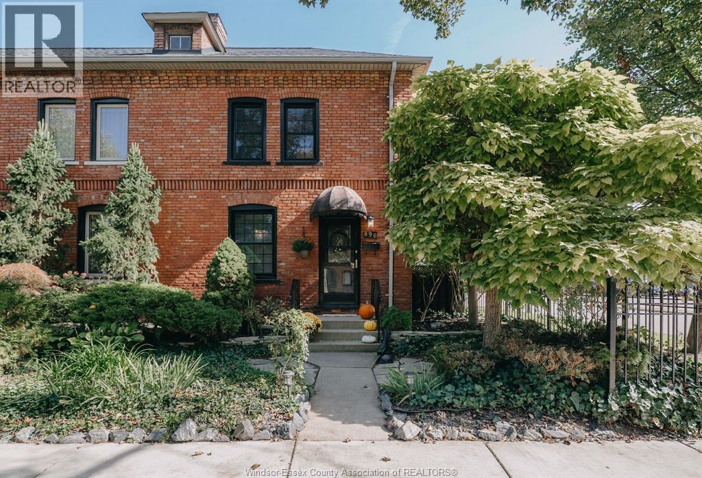896 MONMOUTH ROAD - 1