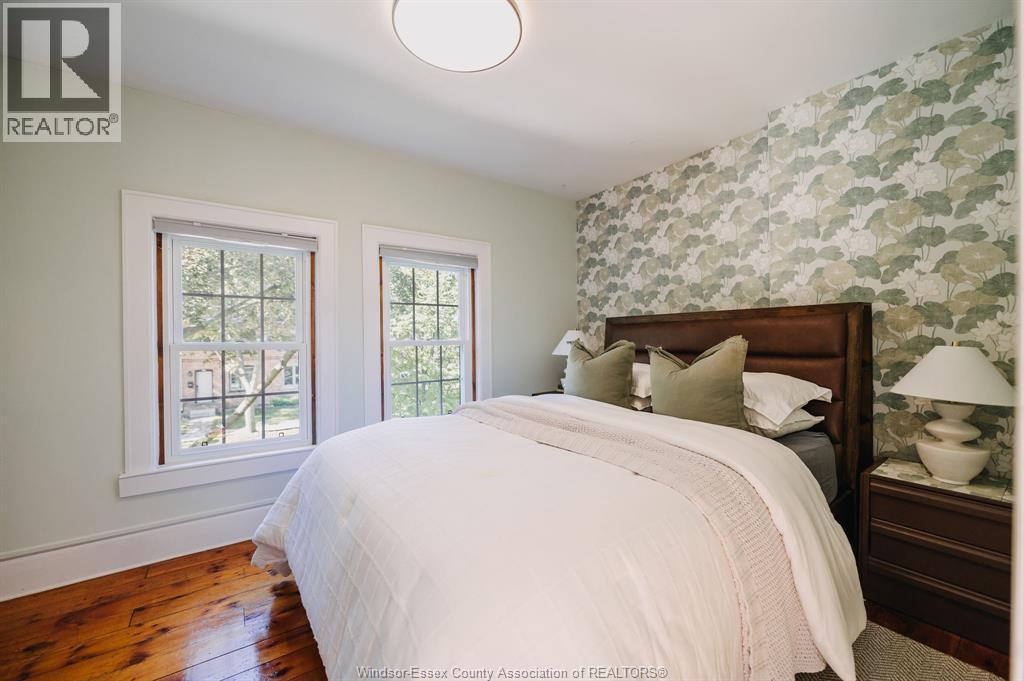 896 MONMOUTH ROAD - 17