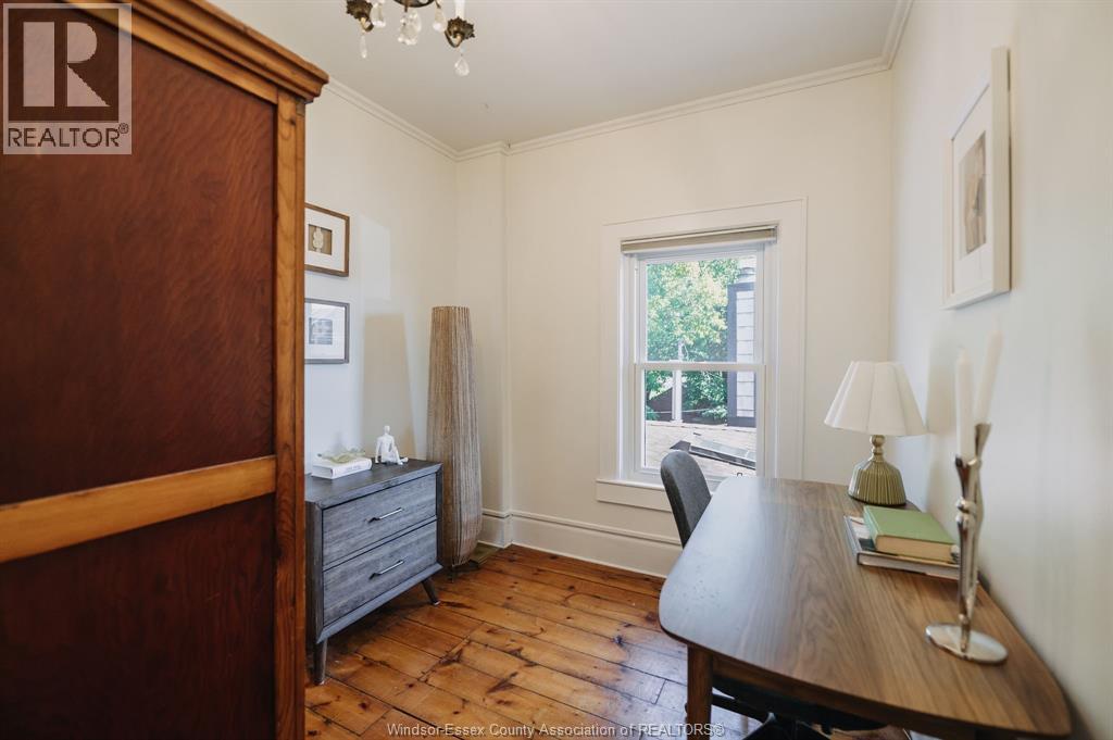 896 MONMOUTH ROAD - 19