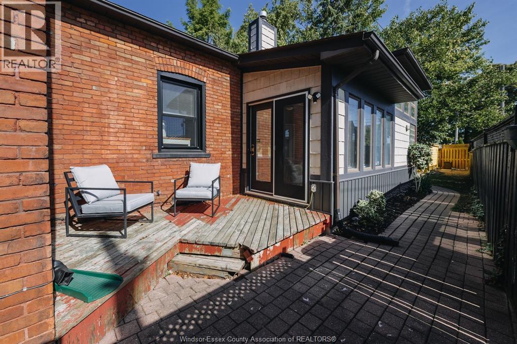 896 MONMOUTH ROAD - 23