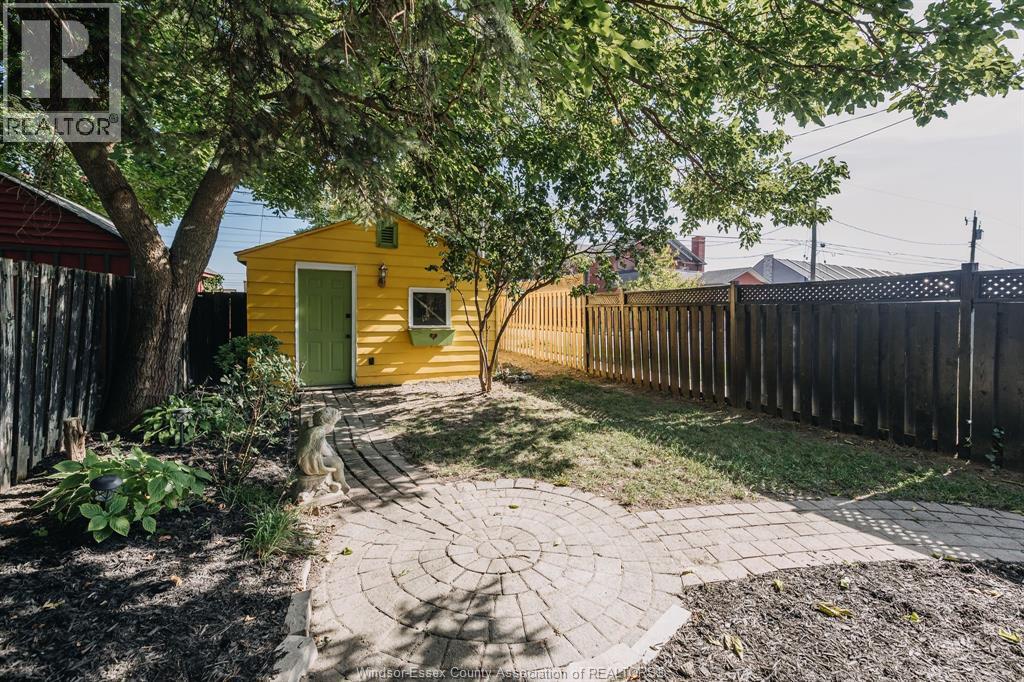 896 MONMOUTH ROAD - 25