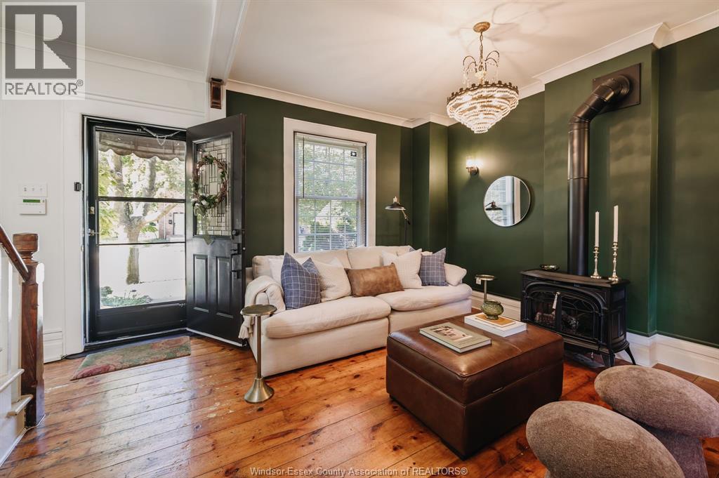 896 MONMOUTH ROAD - 3