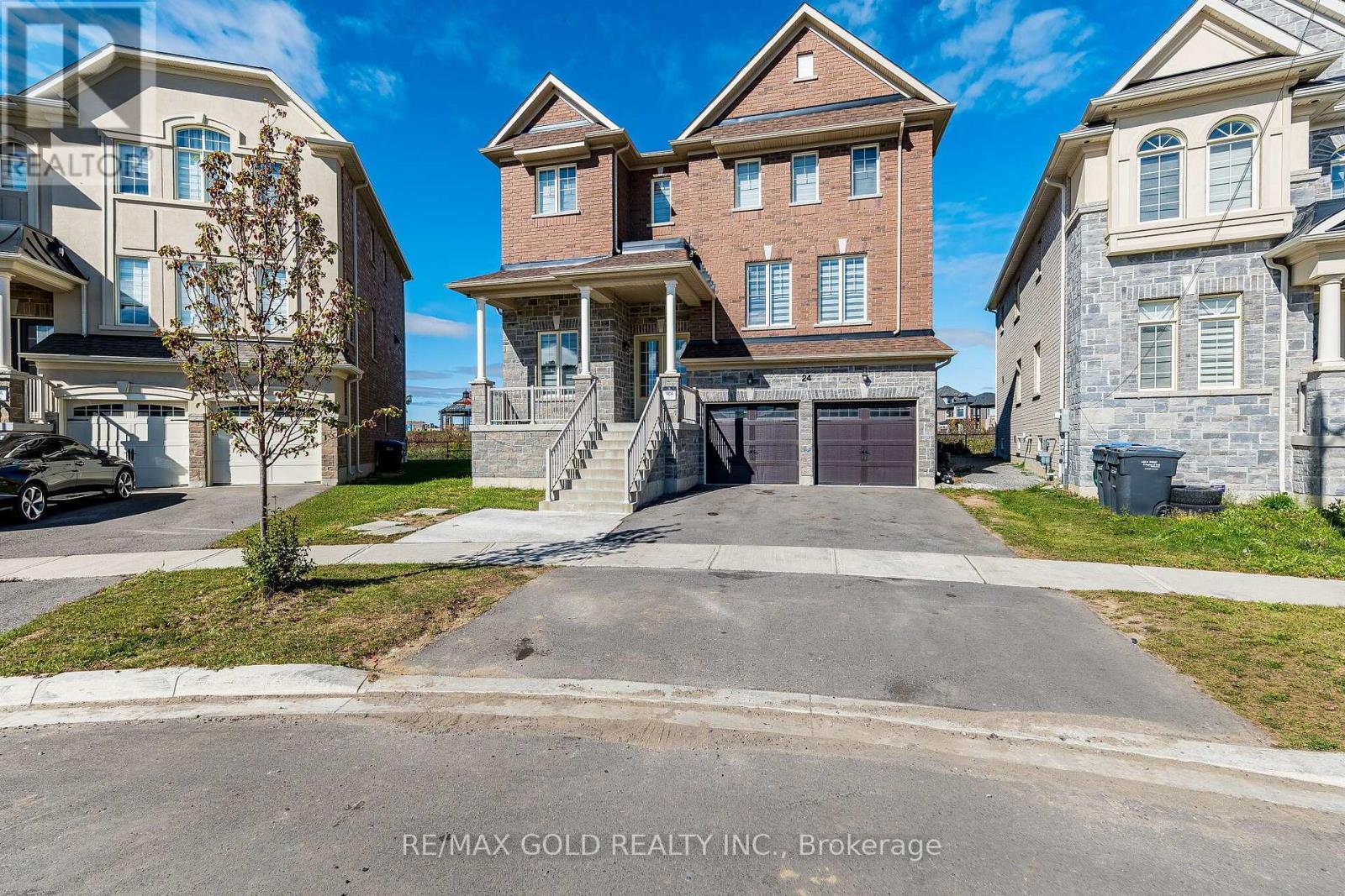 24 JENWOOD CRESCENT - 2