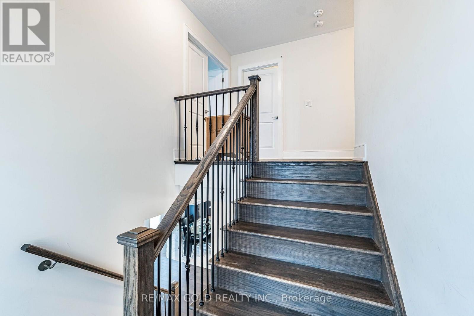 24 JENWOOD CRESCENT - 25