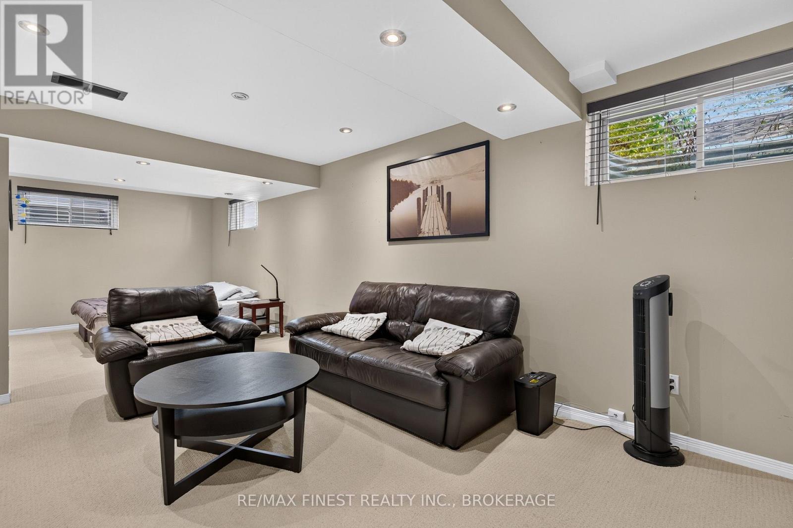 133 AMY LYNN DRIVE - 40
